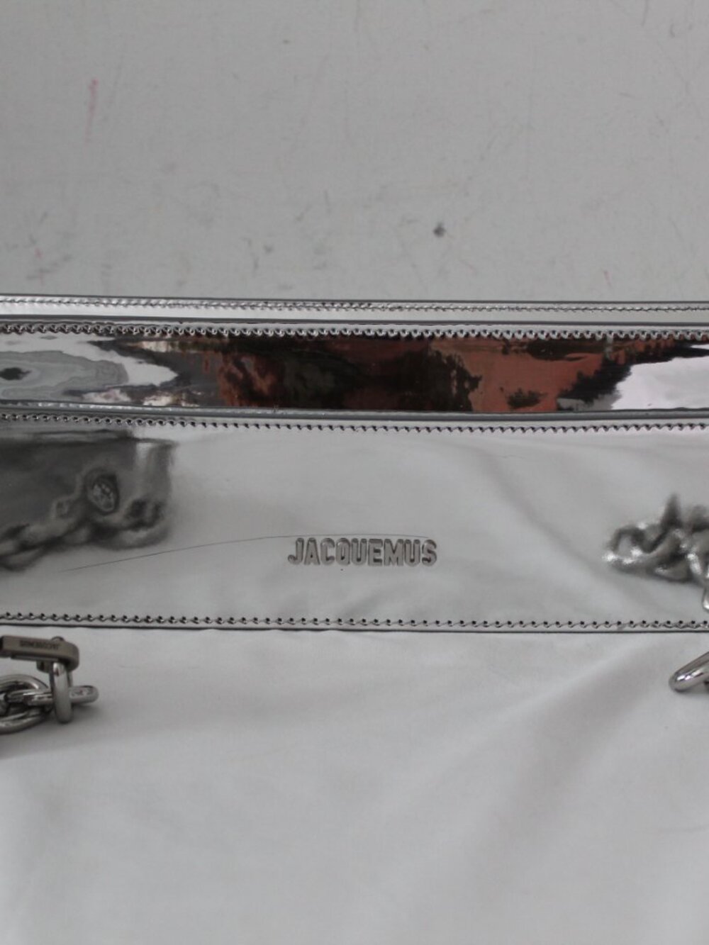 Jacquemus Silver Patent Leather Shoulder Bag Zip Top - Picture 3 of 14